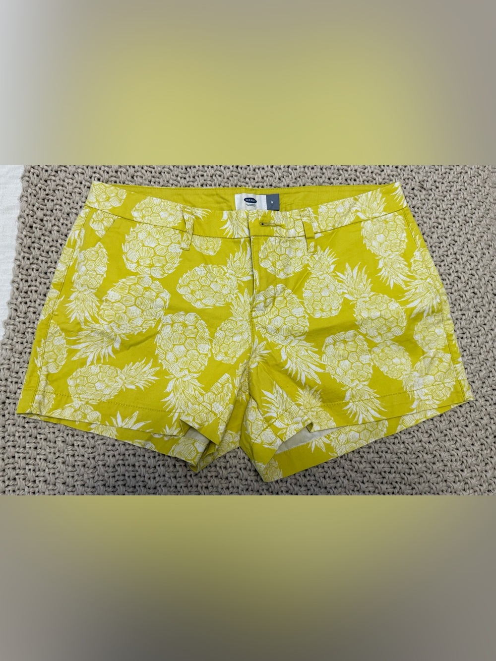 Old Navy Yellow Pineapple-Print High Waist Women's Shorts- Size 4